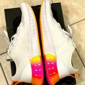 Adidas Women’s size 10 Kaptir Super